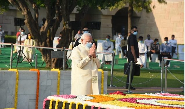 PM Modi pays tribute to Mahatma Gandhi at Raj Ghat in New Delhi