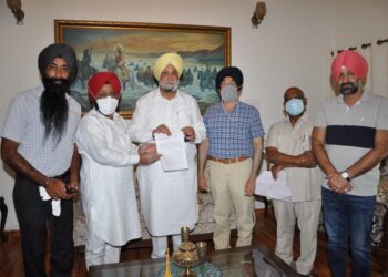 Cooperation Minister Sukhjinder Singh Randhawa during a meeting with the office bearers of PDFA at Chandigarh on Tuesday