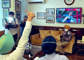 Punjab Sports and Youth Services Minister Rana Gurmit Singh Sodhi, on Monday, cheered up Kamalpreet Kaur