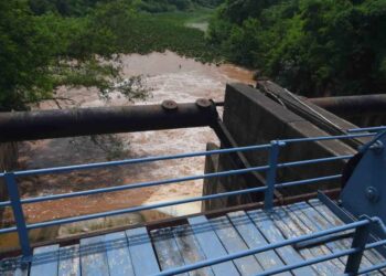 Flood gate of Sukhna Lake opened as water level approaches danger mark