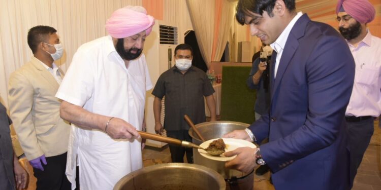 CAPT AMARINDER HOSTS OLYMPIANS FOR DINNER