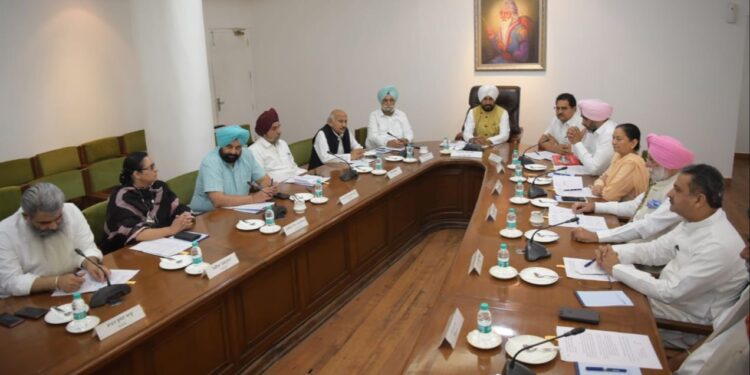 FIRST-CABINET-MEETING-UNDER-CM-CHARANJIT-CHANNI-BEGINS-