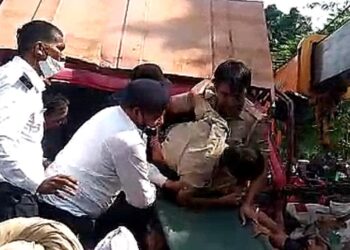 a female constable of Chandigarh Police along with the four others have been injured