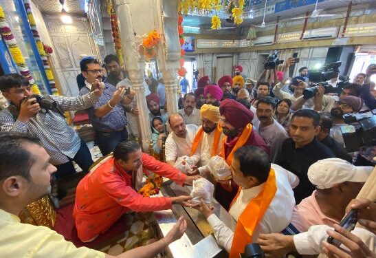 CM Charanjit Singh Channi paying obeisance at Sri  Durgiana Temple , Amritsar