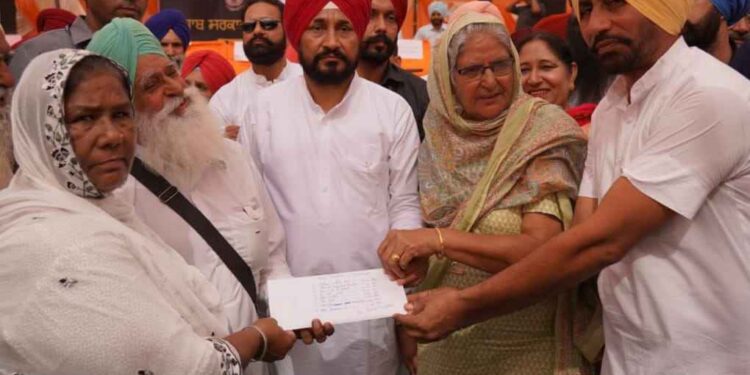 PUNJAB CM DISBURSES CHEQUES WORTH RS. 27 CRORE FOR 63 VILLAGES IN BLOCK MORINDA