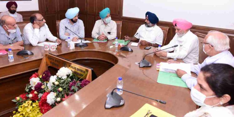 Higher Education and Languages Minister Pargat Singh during a meeting with the Federation of Managements of Non-Government Aided Colleges here at Punjab Bhawan today.