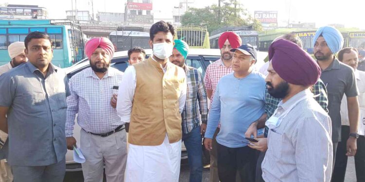 TRANSPORT MINISTER RAJA WARRING VISITS PATIALA BUS STAND