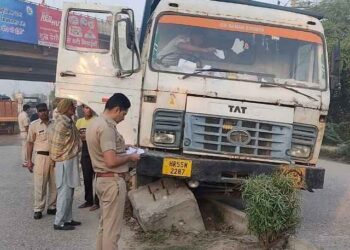 truck kills 3 women farmers at Tikri border-