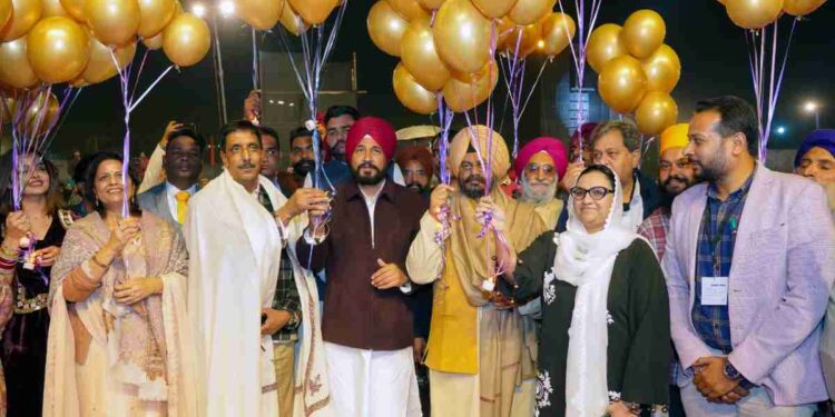 PUNJAB CM FELICITATES PERSONALITIES FOR CONTRIBUTING-