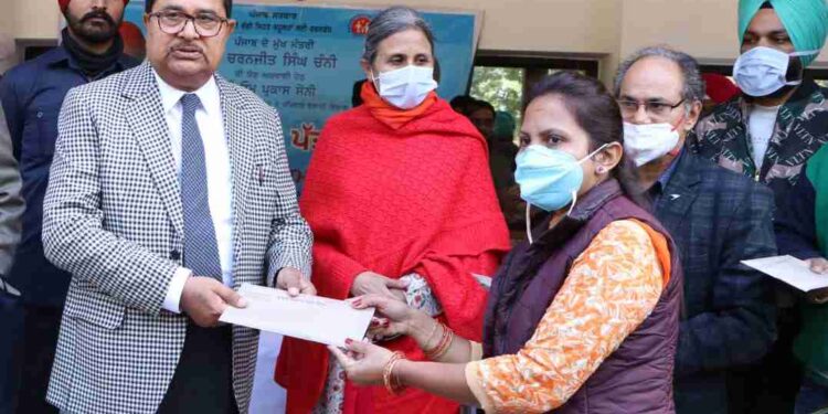 O.P. Soni hands over appointment letters to MPHWs