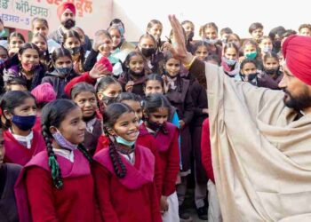 PUNJAB CM PAYS SURPRISE VISIT TO GOVERNMENT SENIOR SECONDARY SCHOOL WADALA