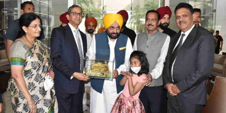 BHAGWANT MANN WELCOMES CJI DURING HIS MAIDEN VISIT TO STATE