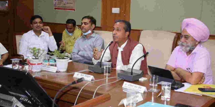 Health and Family Welfare Minister Dr. Vijay Singla presiding over the meeting of Civil Surgeons.