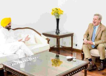 AUSTRALIAN HIGH COMMISSIONER BARRY O'FARRELL CALLS ON PUNJAB CM