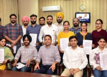 AMAN ARORA HANDS OVER JOB LETTERS TO 21 JUNIOR DRAFTSMAN