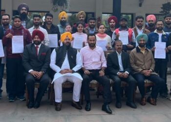 Meet Hayer hands over appointment letters to 15 JEs & 14 clerks of PWRMDC