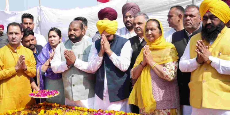 CM calls upon people to come forward for realising dreams of Shaheed Bhagat Singh