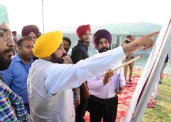 CM announces to develop area around Ranjit Sagar Dam especially Dhar Kalan block as ideal tourist destination