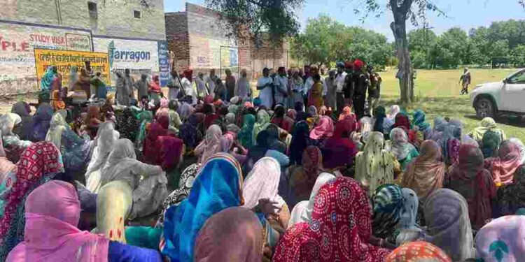 Cabinet Minister Dr. Baljit Kaur listens to problems of MNREGA workers in village Lakhewali