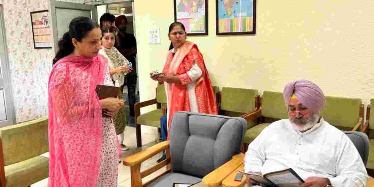 Chetan Singh Jauramajra Conducts Surprise Check at Horticulture dept Head Office