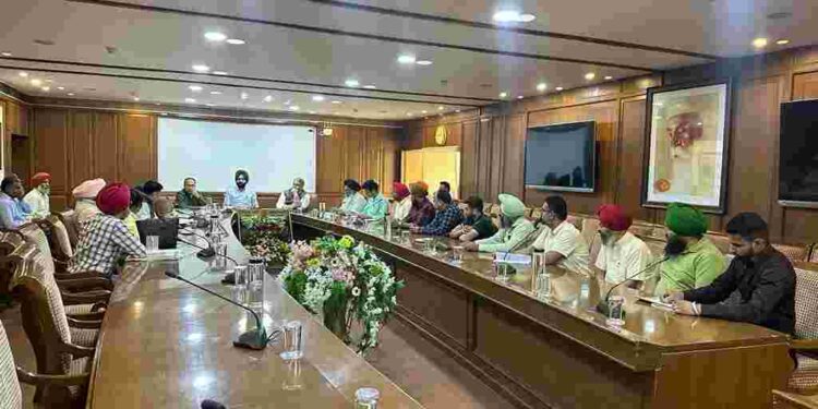 Punjab will consider to increase poultry growing charges, Laljit Singh Bhullar assures