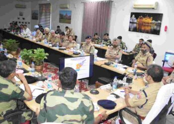 SPL DGP LAW AND ORDER ARPIT SHUKLA CHAIRS HIGH-LEVEL MEETING WITH BSF TO STRENGTHEN SECURITY AT BORDER AREAS