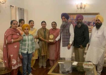 PVS Speaker Kultar Singh Sandhwan and his wife honour flying Officer Ivraj Kaur upon her arrival in Punjab