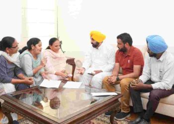 Teachers express gratitude to CM for historic decision of salary hike