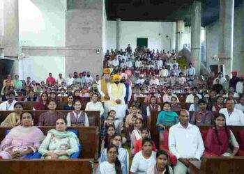 Topper students witness proceedings of legislative assembly