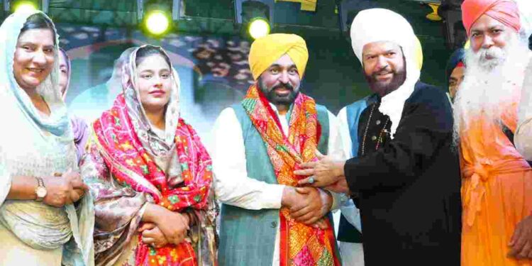 Punjab Chief Minister Bhagwant Mann on Wednesday paid obeisance at Darbar Almast Bapu Lal Badshah ji