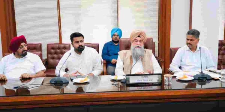 Punjab Vidhan Sabha Speaker Kultar Singh Sandhwan has emphasised the need to address problems being faced by common masses