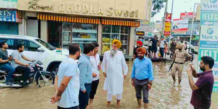 Speaker Kultar Singh Sandhwan visits flood affected areas of District Faridkot