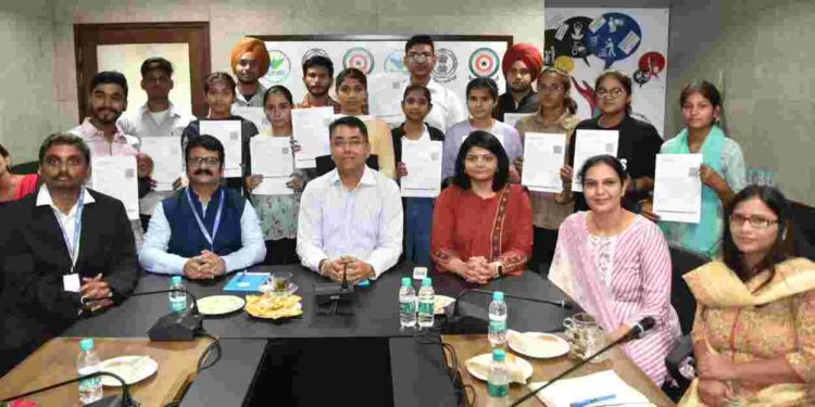 15 students from Punjab Meritorious Schools make it to MNC; Aman Arora felicitates them with laptops