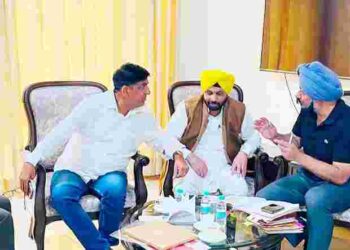 Minister Bram Shanker Jimpa today held a high-level meeting with PWD Minister Harbhajan Singh ETO regarding the new medical college