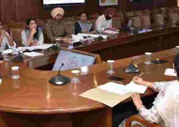 The Health Minister was chairing a meeting with the engineers and officers