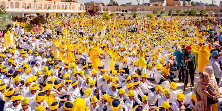 Chief Minister Bhagwant Singh Mann, thousands of youth from across the state today participated in Ardaas at Sri Harmandir Sahib to make the state completely drug free