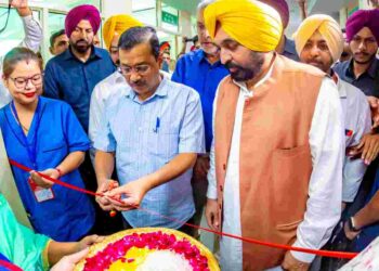 Punjab Chief Minister Bhagwant Singh Mann and Delhi Chief Minister Arvind Kejriwal