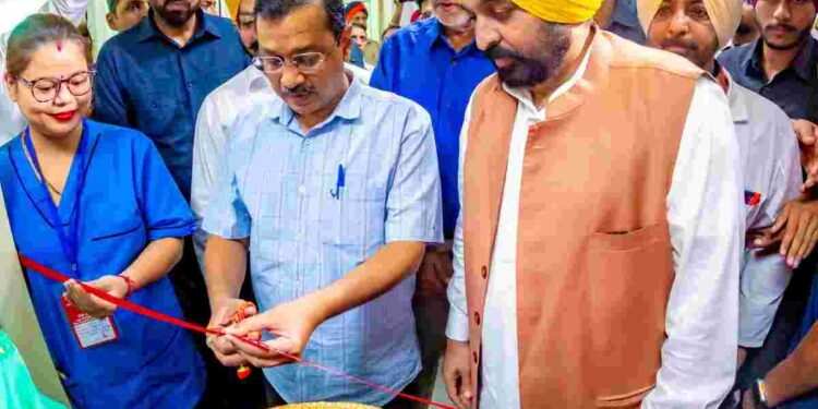 Punjab Chief Minister Bhagwant Singh Mann and Delhi Chief Minister Arvind Kejriwal