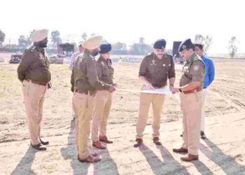 SPL DGP ARPIT SHUKLA VISITS HOSHIARPUR & SBS NAGAR TO REVIEW STATUS OF STUBBLE BURNING