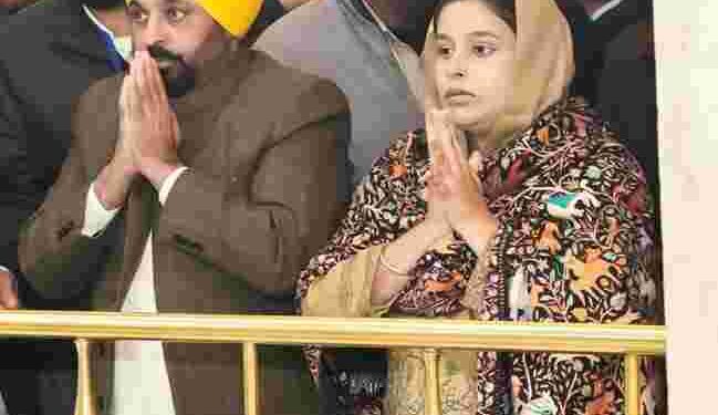 CM PAYS OBEISANCE AT GURDWARA SRI FATEHGARH SAHIB DURING SHAHEEDI SABHA