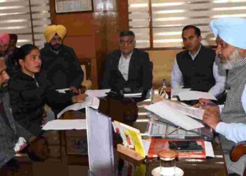 Punjab Finance Minister Advocate Harpal Singh Cheema, during a meeting with the representatives of mid-day meal cooks