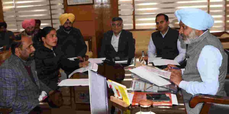 Punjab Finance Minister Advocate Harpal Singh Cheema, during a meeting with the representatives of mid-day meal cooks