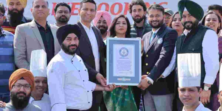 Deputy Commissioner Ghansham Thori, Director Tourism Department MS. Neeru Katyal Gupta & Superintending Engineer  Bhupinder Singh Chana, while Receiving Certificate of Guinness Book of World Records.