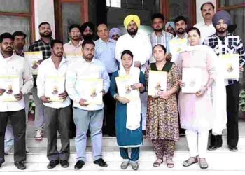 PWD MINISTER HARBHAJAN SINGH ETO HANDS OVER APPOINTMENT LETTERS TO 15 CANDIDATES