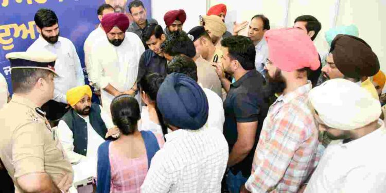 CM listens grievances of people during Sarkar Tuhaade Dwaar at Jalandhar