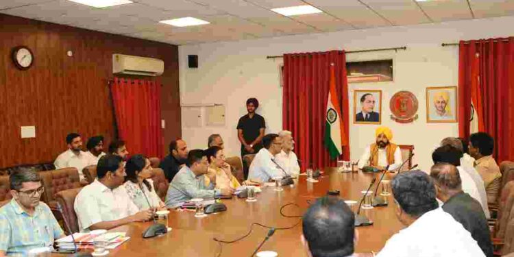 CM reviews arrangement for paddy procurement in state