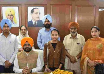 Cabinet Minister Tarunpreet Singh Sond assumes charge in presence of family