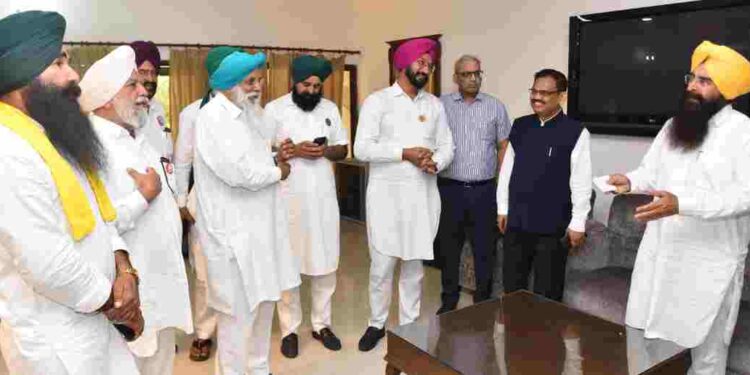 PUNJAB GOVT ASSURES TIMELY PADDY CROP PROCUREMENT, ADEQUATE DAP AVAILABILITY TO FARMERS