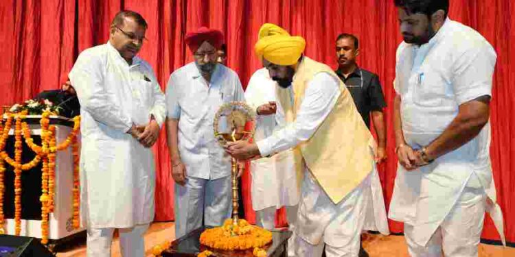 CM’S BONANZA TO BATHINDA RESIDENTS, UNVEILS TWO PRESTIGIOUS PROJECTS WORTH RS 41 CRORE TO MASSES