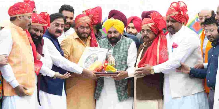 FOLLOW THE FOOTSTEPS OF BHAGWAN VALMIKI JI FOR CARVING OUT PROGRESSIVE AND PROSPEROUS PUNJAB: CM URGES PEOPLE